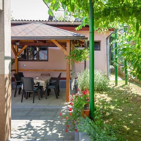 Apartment Zalac Слуни Екстериор снимка