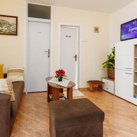 Apartment Zalac Слуни Екстериор снимка