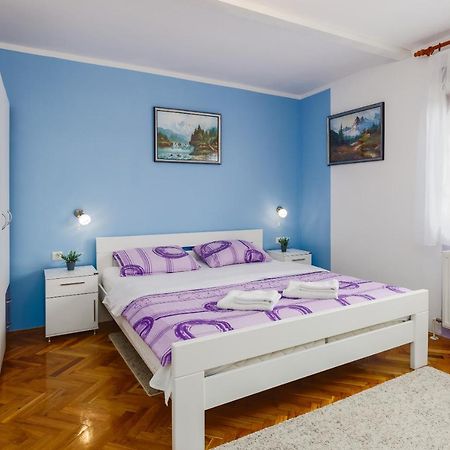 Apartment Zalac Слуни Екстериор снимка