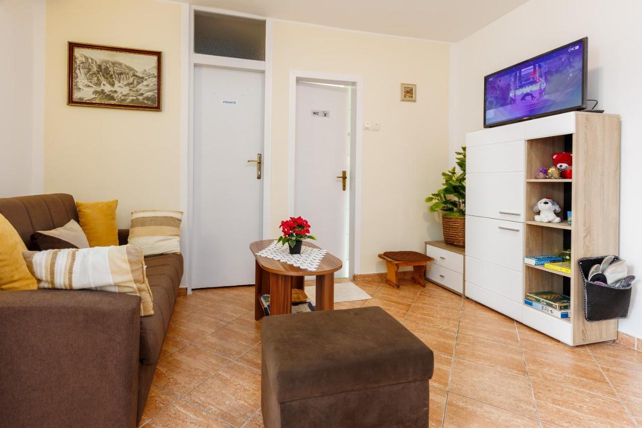 Apartment Zalac Слуни Екстериор снимка