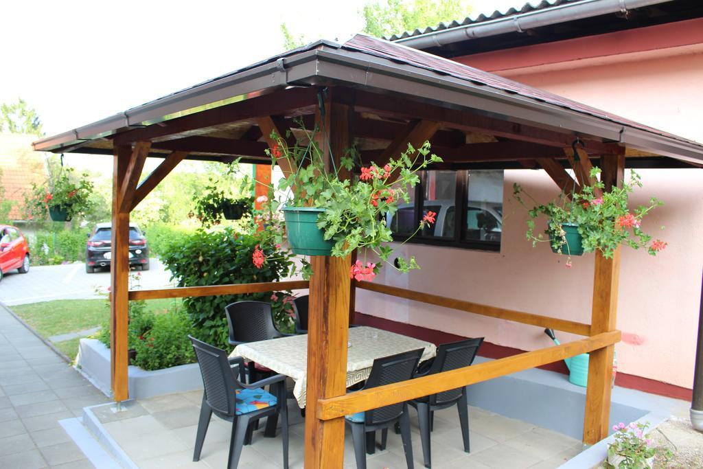 Apartment Zalac Слуни Екстериор снимка