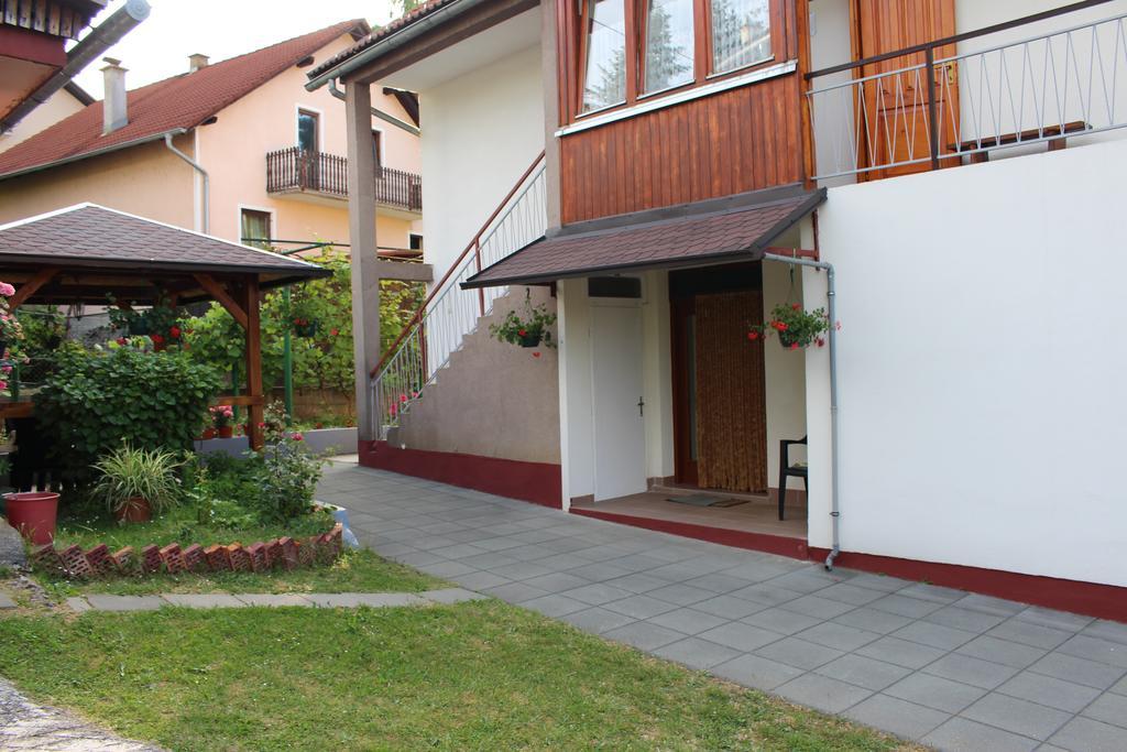 Apartment Zalac Слуни Екстериор снимка